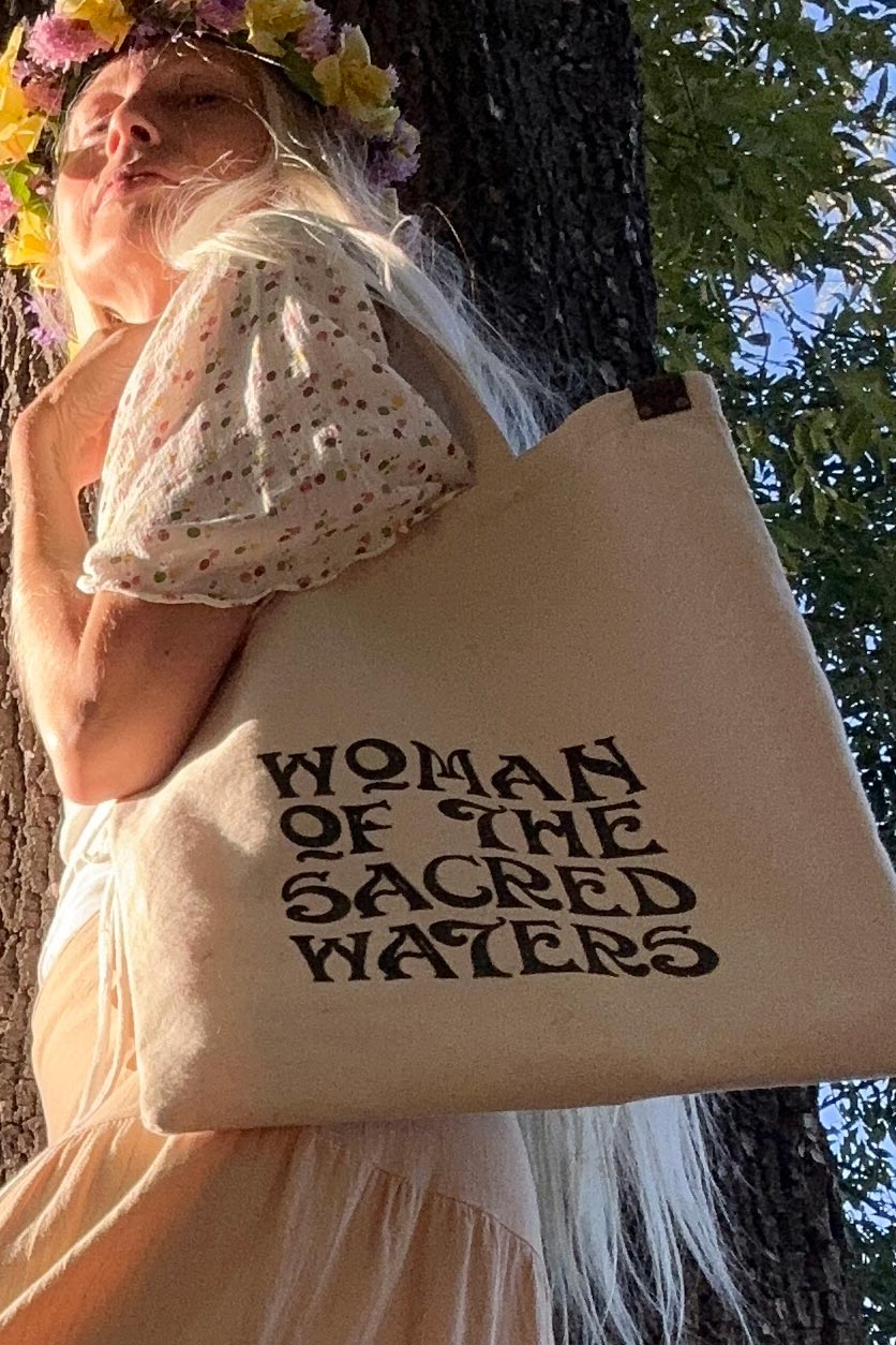 WOMAN OF THE SACRED WATERS TOTE'MM
