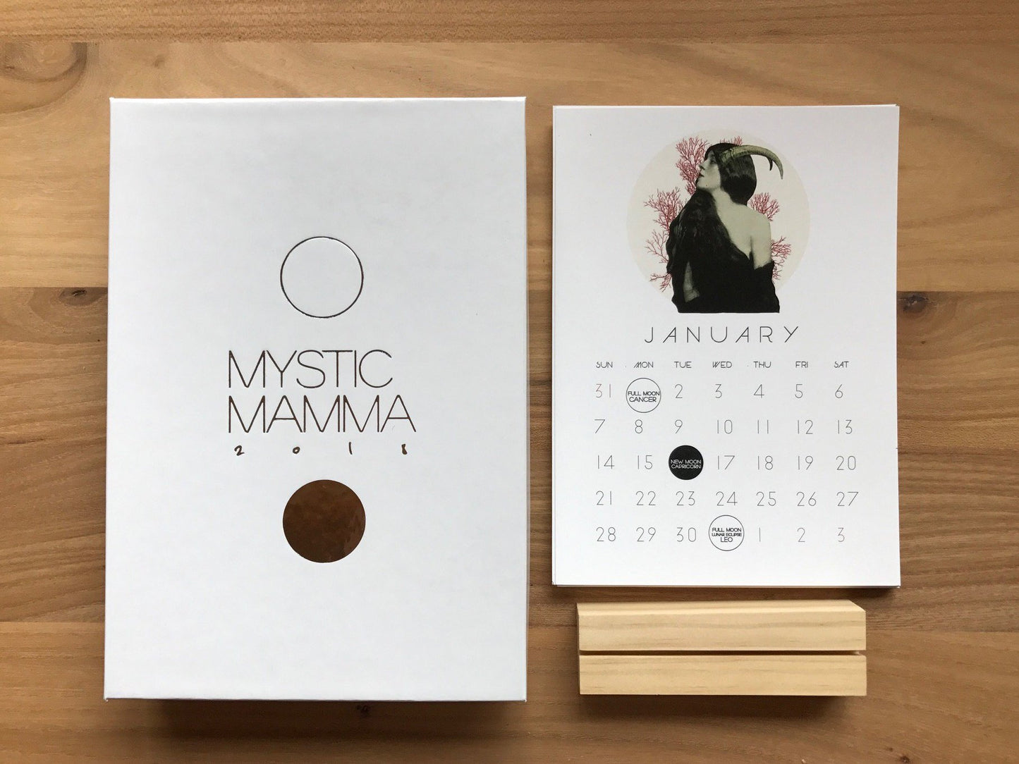 *2018* MYSTIC MAMMA Desk Calendar